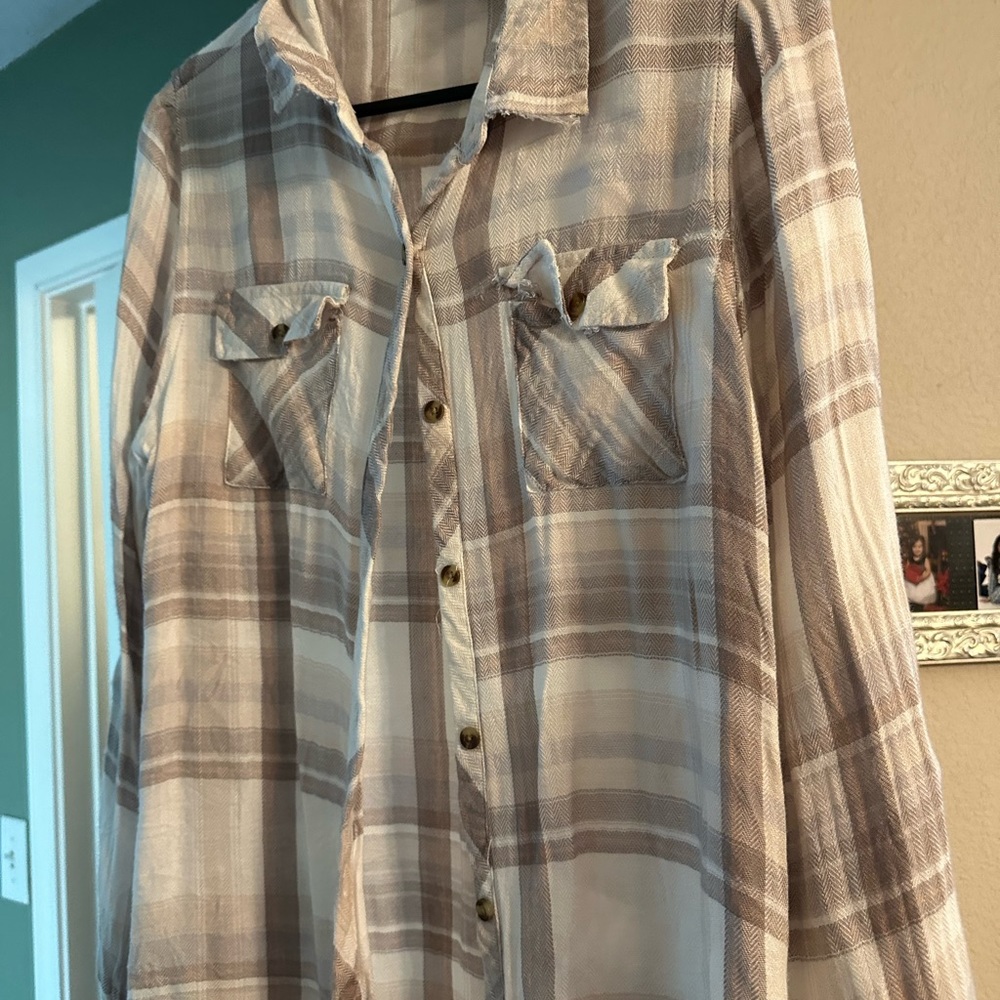 This lightweight top is perfect for spring rodeo nice breezy nights
